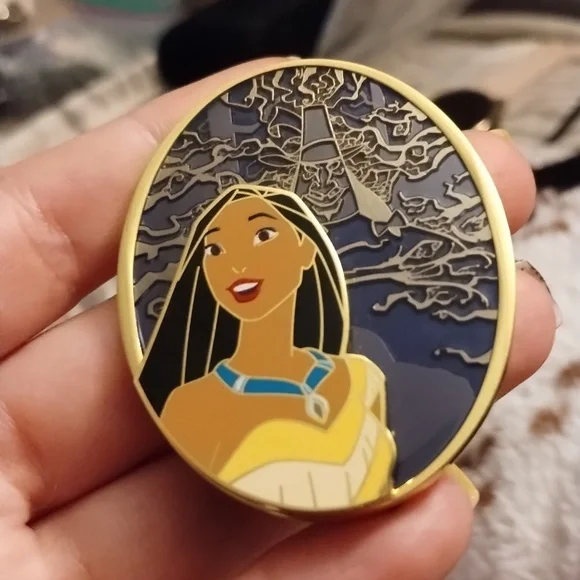 Disney Hollywood Studios Pochanontas with John Radcliff in the distance LE 400 - Picture 1 of 5